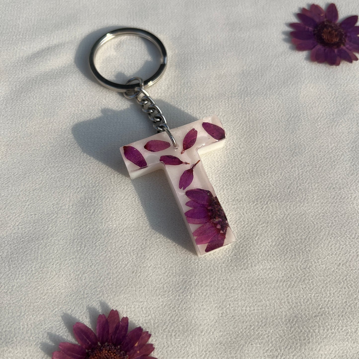 Purple Daisy Personalised Initial Resin Name Keychain - Customizable