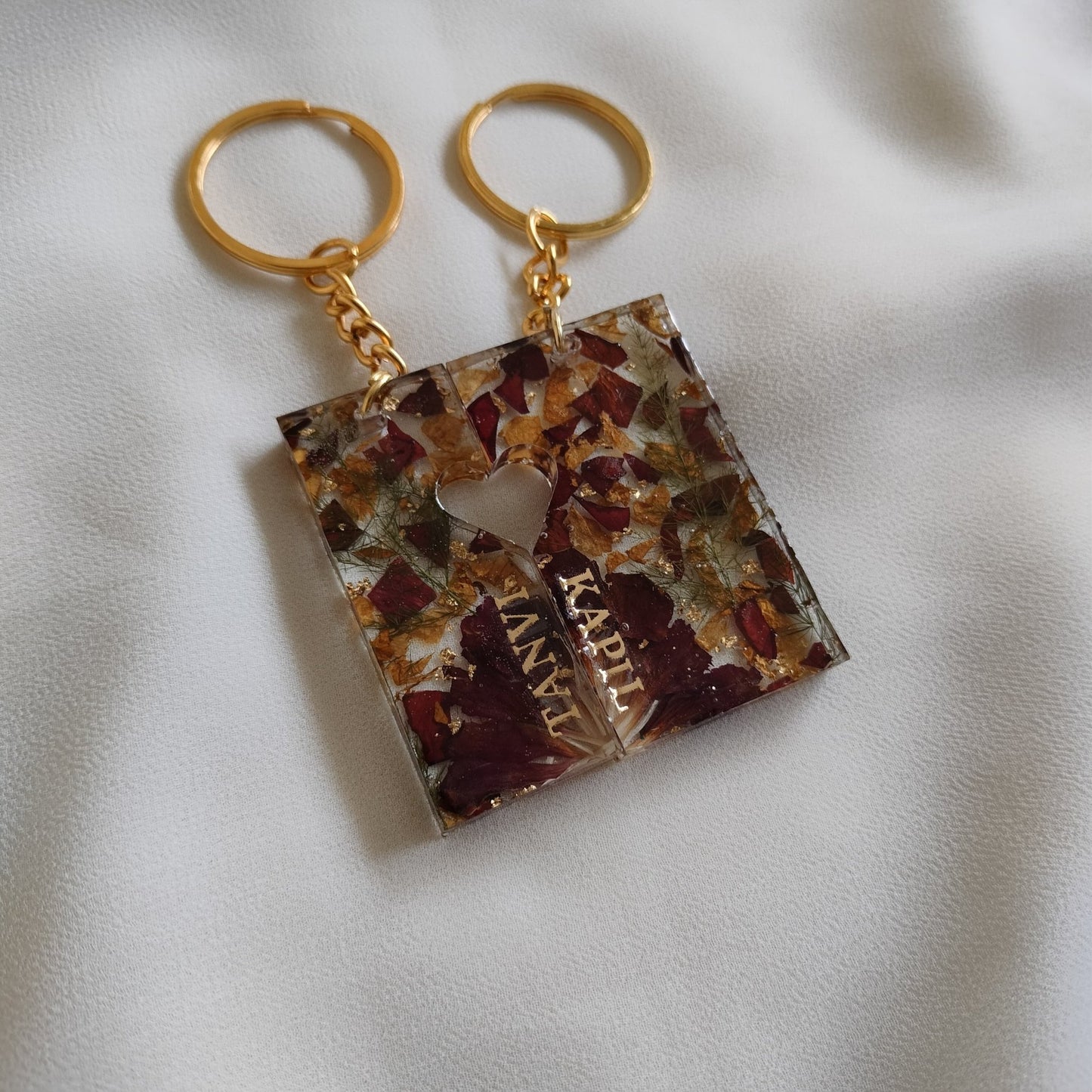 Couple Rose Name Keychain Set – Customizable