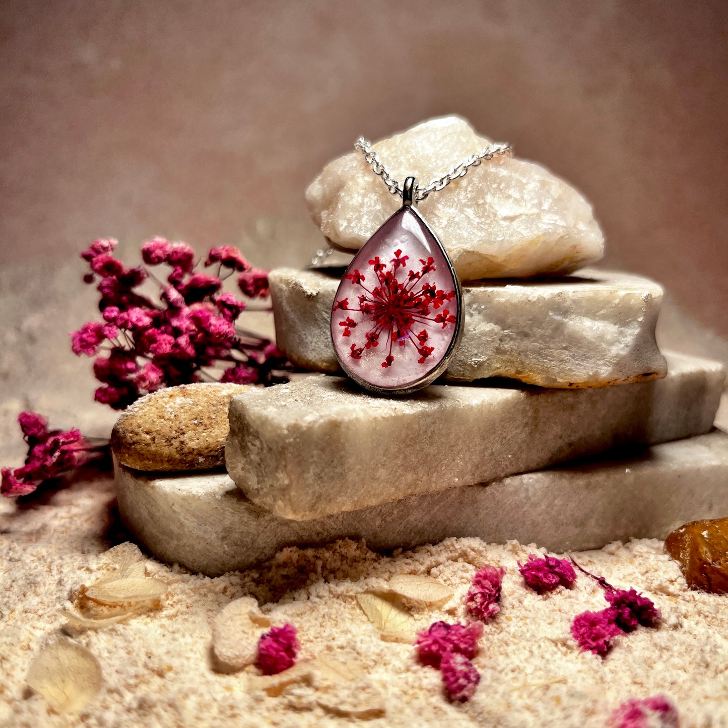 Real Flower Resin Teardrop Pendant – Handmade Nature Anti-Tarnish Necklace