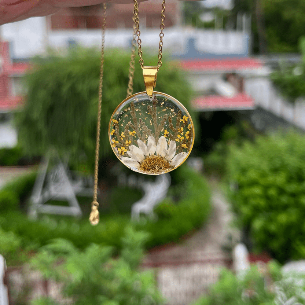 Round Shape Real Flower Anti-Tarnish Pendant - Customizable Gift For Her