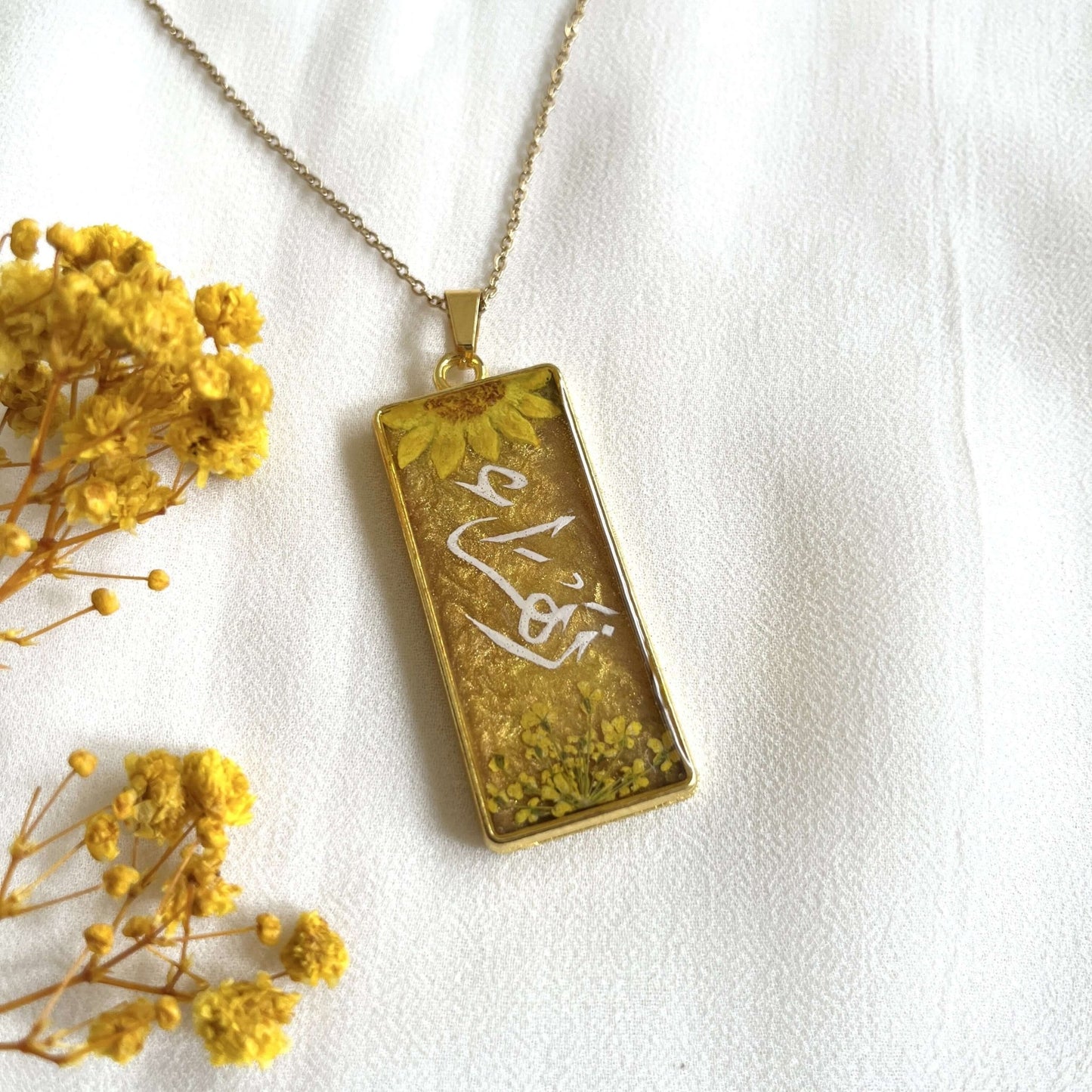 Personalised custom resin name pendants