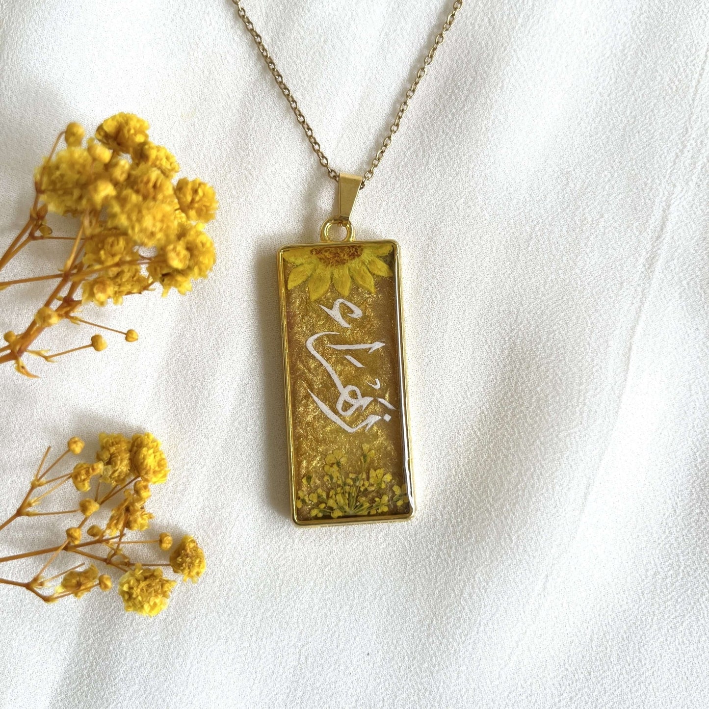 Personalised custom resin name pendants