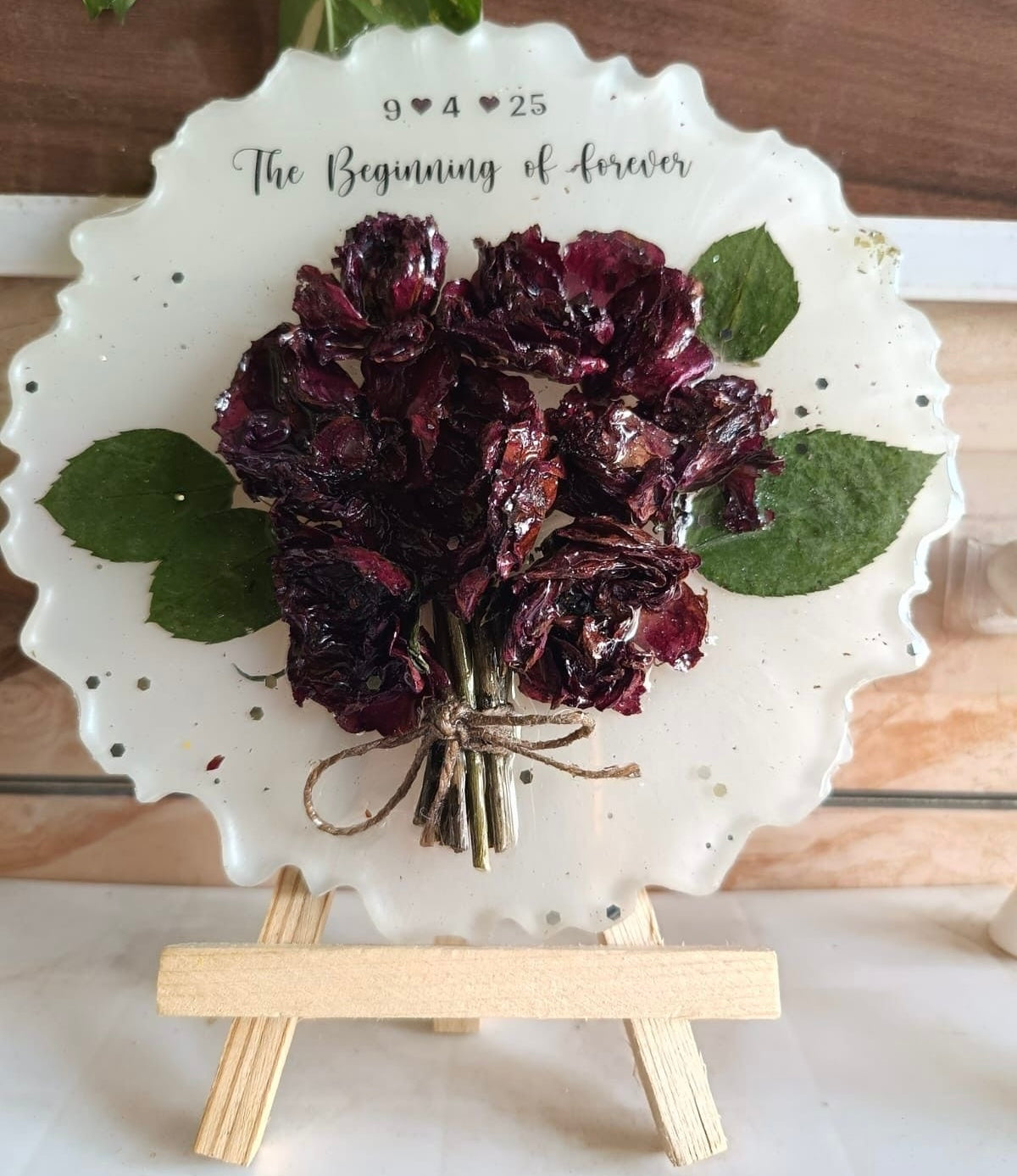 Personalized 8 Inch Resin Wedding Plate with Stand | Preserve Your Flowers Forever | Custom Nikah & Couple Name Keepsake