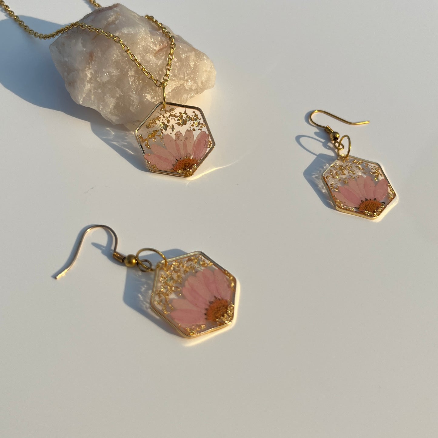 Blush Bloom Hexagon Set – Real Flower Pendant & Earrings in Gold Resin Frame