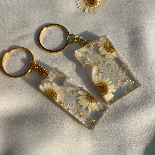 Couple Daisy Keychain Set – Customizable