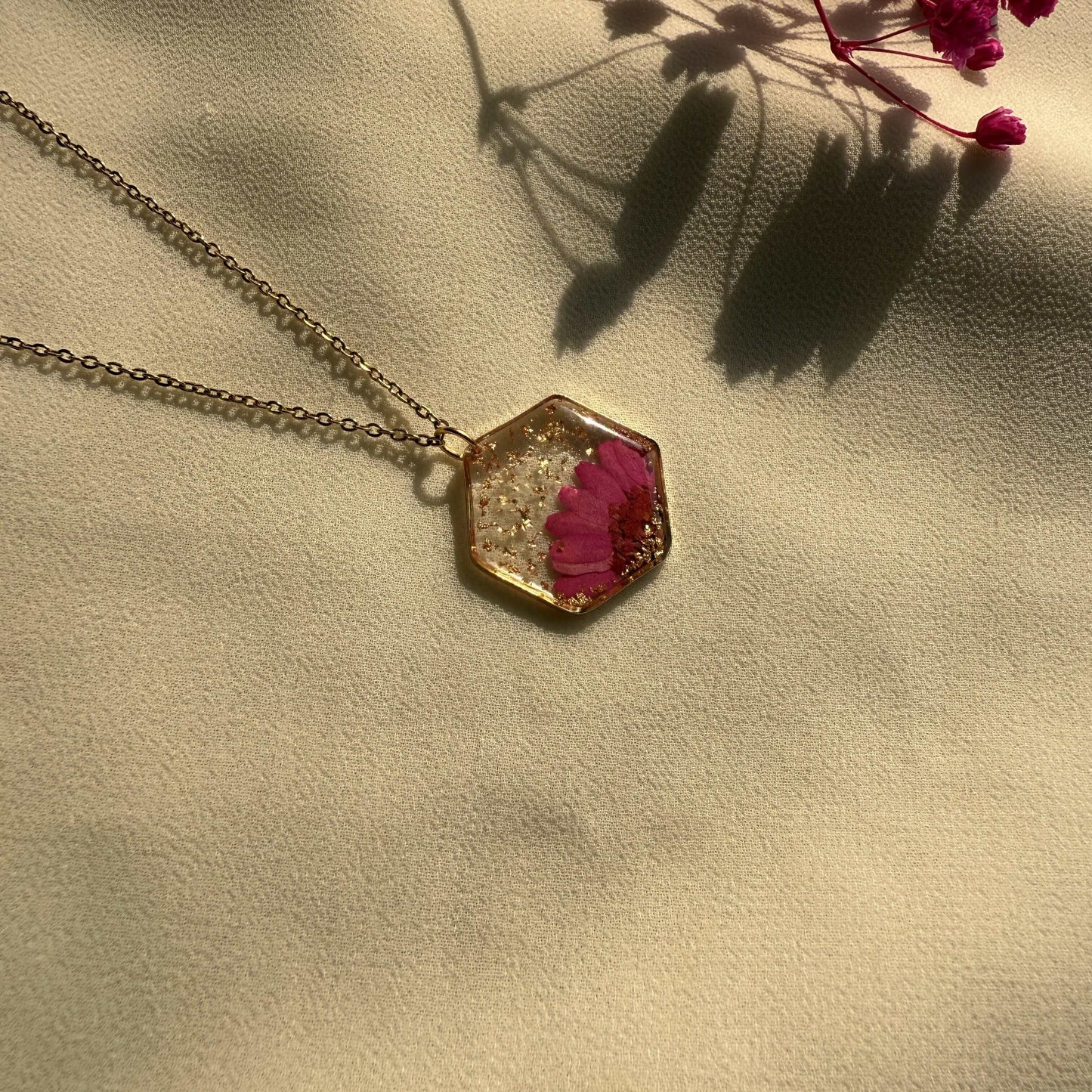 Pink Daisy Pendant – Real Flower Resin Necklace | Handmade Jewelry with Anti-Tarnish Chain