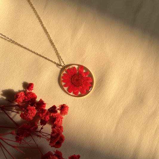 Real Red Daisy Necklace – Handmade Resin Pendant | Anti-Tarnish Chain